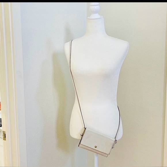 Hobo International Leather Cream Color Crossbody Envelope Style - Picture 2 of 6